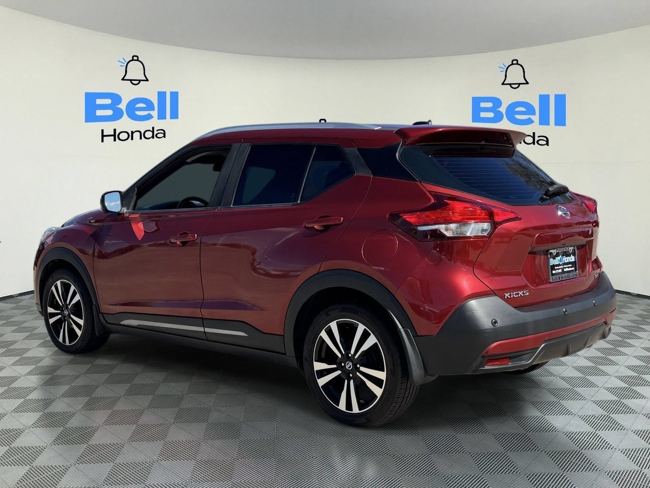 Used 2020 Nissan Kicks SR FWD image 3