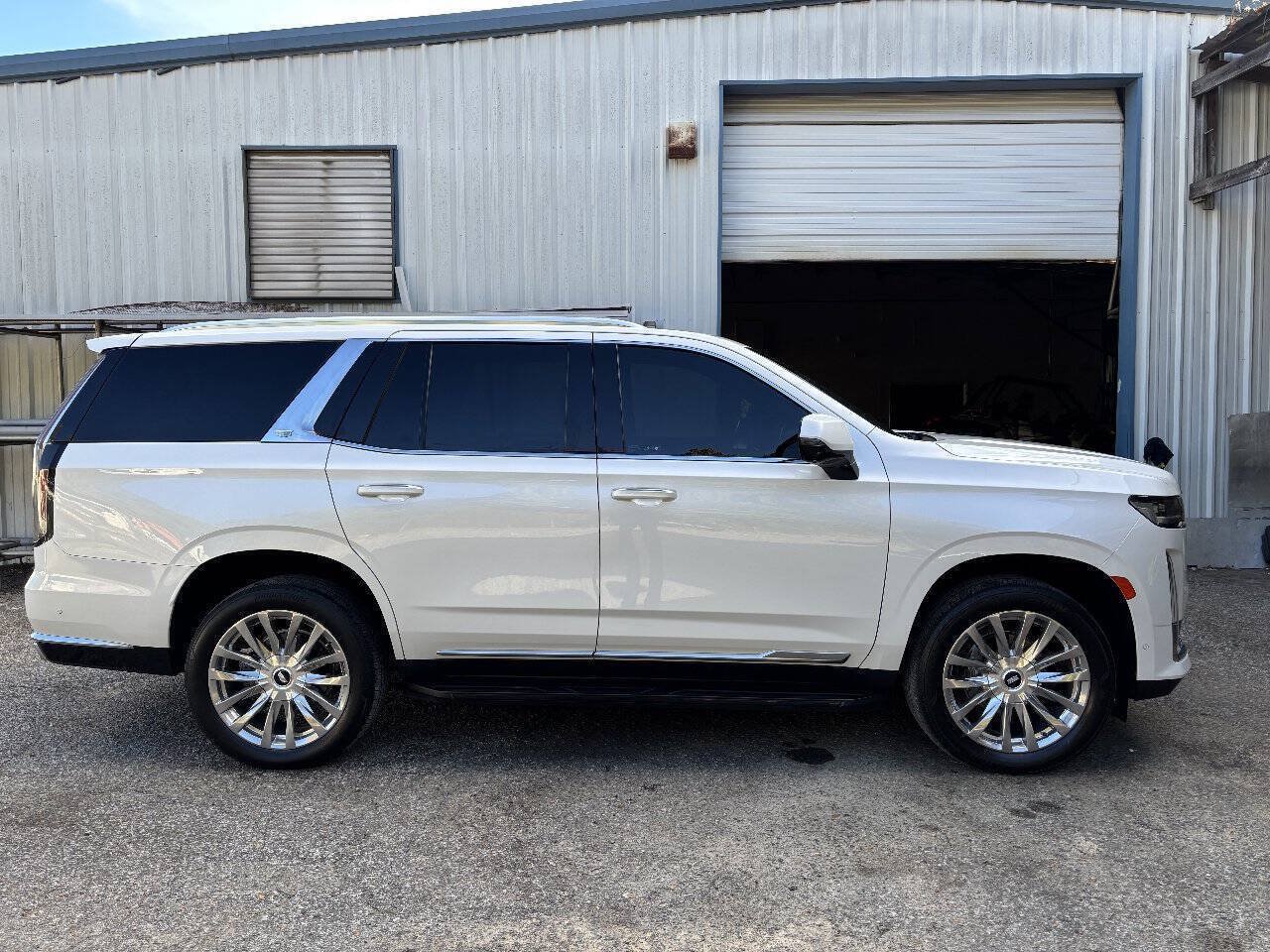 Used 2021 Cadillac Escalade Premium Luxury AWD/4WD image 3