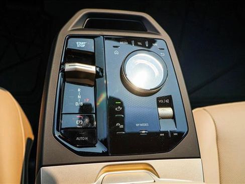 Used 2026 BMW iX xDrive60 image 19