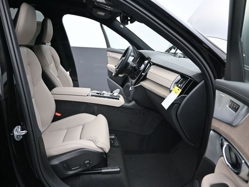 New 2026 Volvo XC90 B6 Ultra w/ Lounge Package AWD/4WD image 13