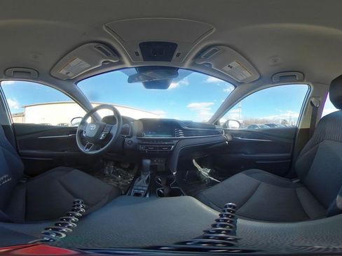 Used 2025 Toyota Camry LE image 42