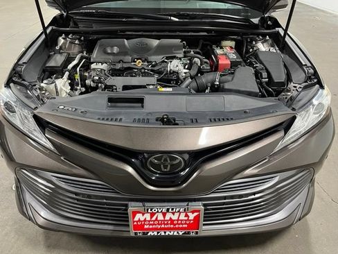 Used 2018 Toyota Camry XLE w/ Audio Package FWD image 9