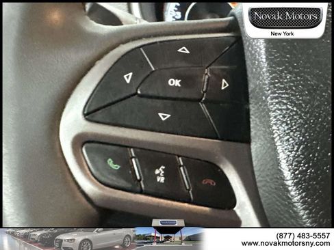 Used 2022 Jeep Cherokee Latitude Lux AWD/4WD image 16