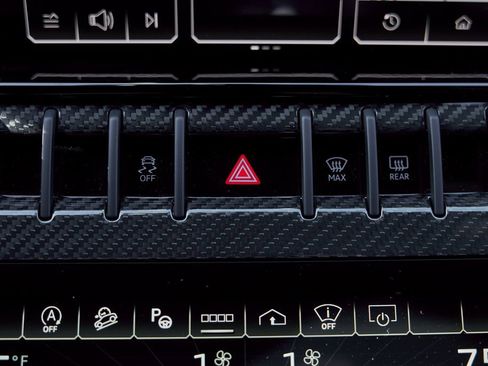 Used 2024 Lamborghini Urus Performante image 84