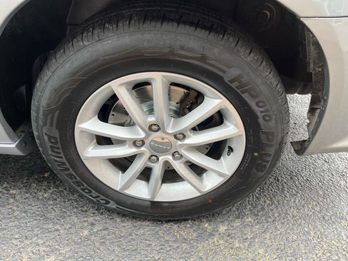 Used 2019 Dodge Grand Caravan SXT FWD image 15