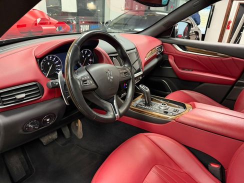 Used 2022 Maserati Levante GT image 23