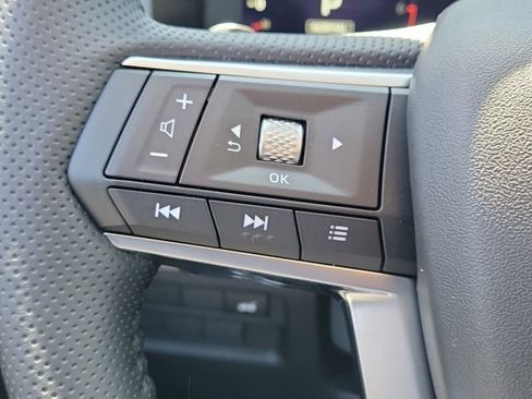 New 2025 Mitsubishi Outlander SE image 24