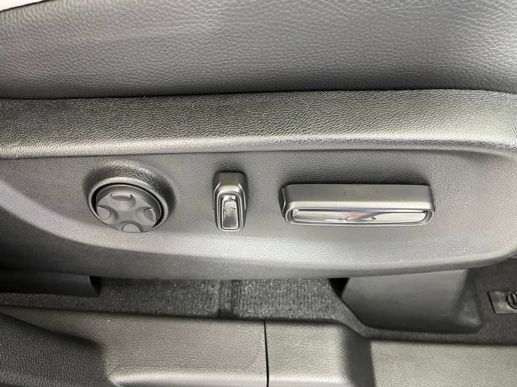 Certified 2026 Honda Odyssey Touring image 9