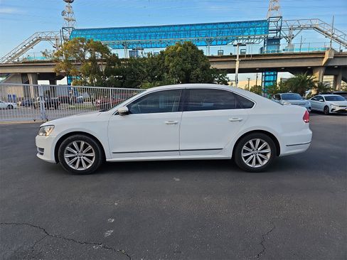 Used 2012 Volkswagen Passat 2.5 SEL image 8