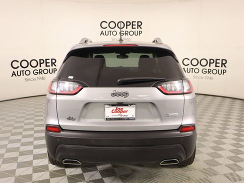 Used 2019 Jeep Cherokee Latitude Plus w/ Comfort/Convenience Group image 20