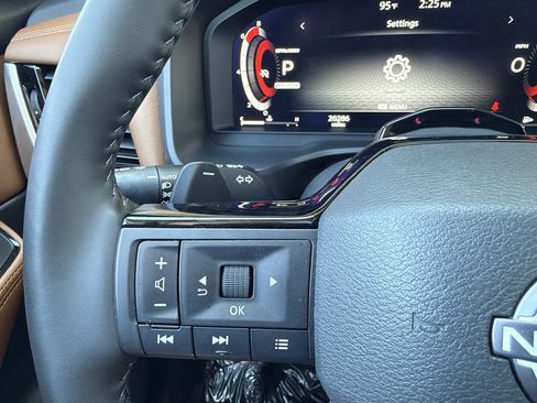 Used 2025 Nissan Rogue Platinum w/ Tech Package FWD image 27