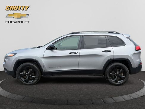 Used 2016 Jeep Cherokee Sport w/ Cold Weather Group AWD/4WD image 2