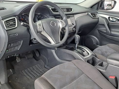 Used 2016 Nissan Rogue S w/ Appearance Package FWD image 8