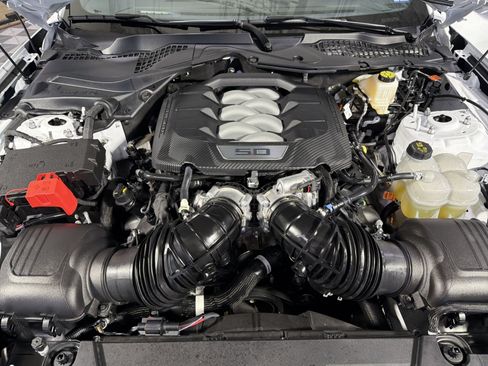Used 2025 Ford Mustang GT Premium RWD image 32