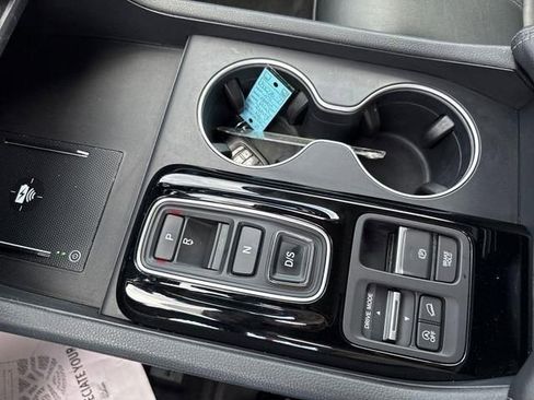 Certified 2025 Honda Pilot Touring image 11