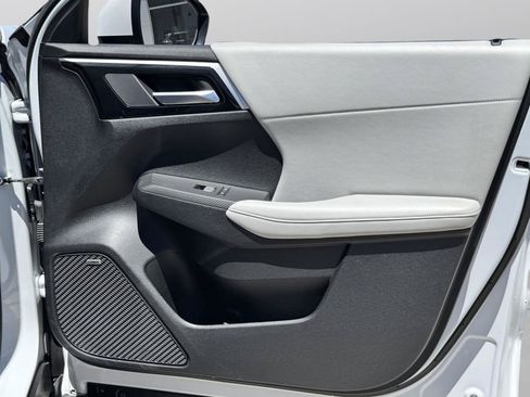 Used 2025 Mitsubishi Outlander SE FWD image 30