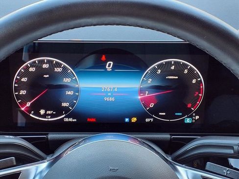 Used 2025 Mercedes-Benz GLA 250 4MATIC image 11