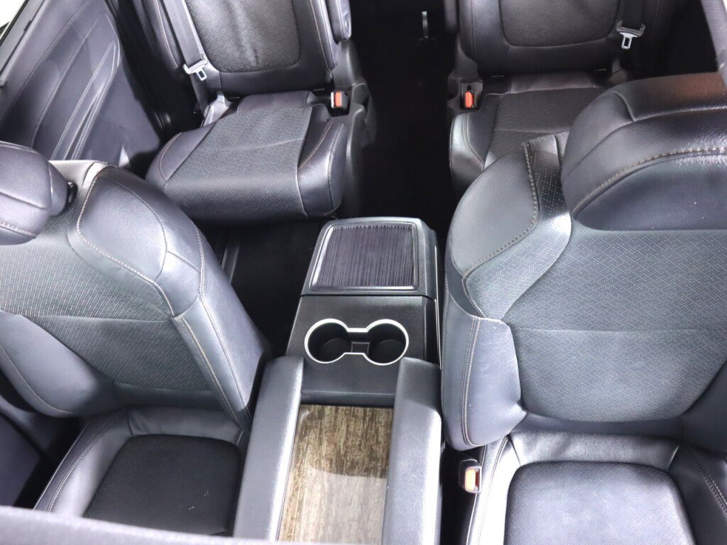 Used 2025 Toyota Sienna Platinum AWD/4WD image 26