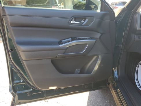 Used 2022 Nissan Pathfinder SL w/ SL Premium Package image 18