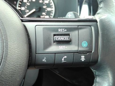 Used 2022 Nissan Pathfinder SV FWD image 36