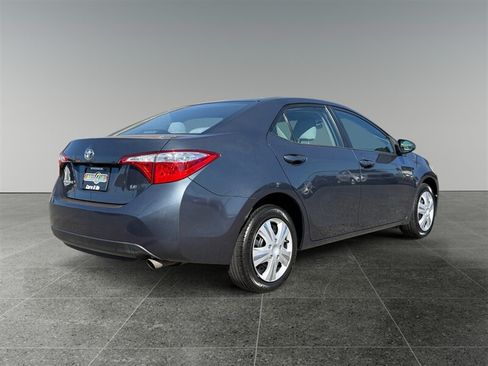 Used 2015 Toyota Corolla LE FWD image 6