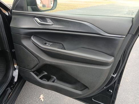 Certified 2023 Jeep Grand Cherokee Laredo X image 32