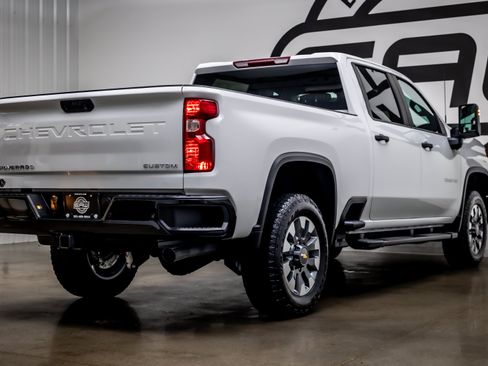 Used 2024 Chevrolet Silverado 2500 Custom w/ Custom Value Package AWD/4WD image 34