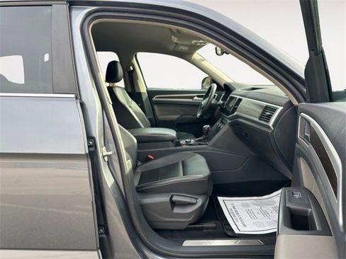 Used 2023 Volkswagen Atlas SE image 15