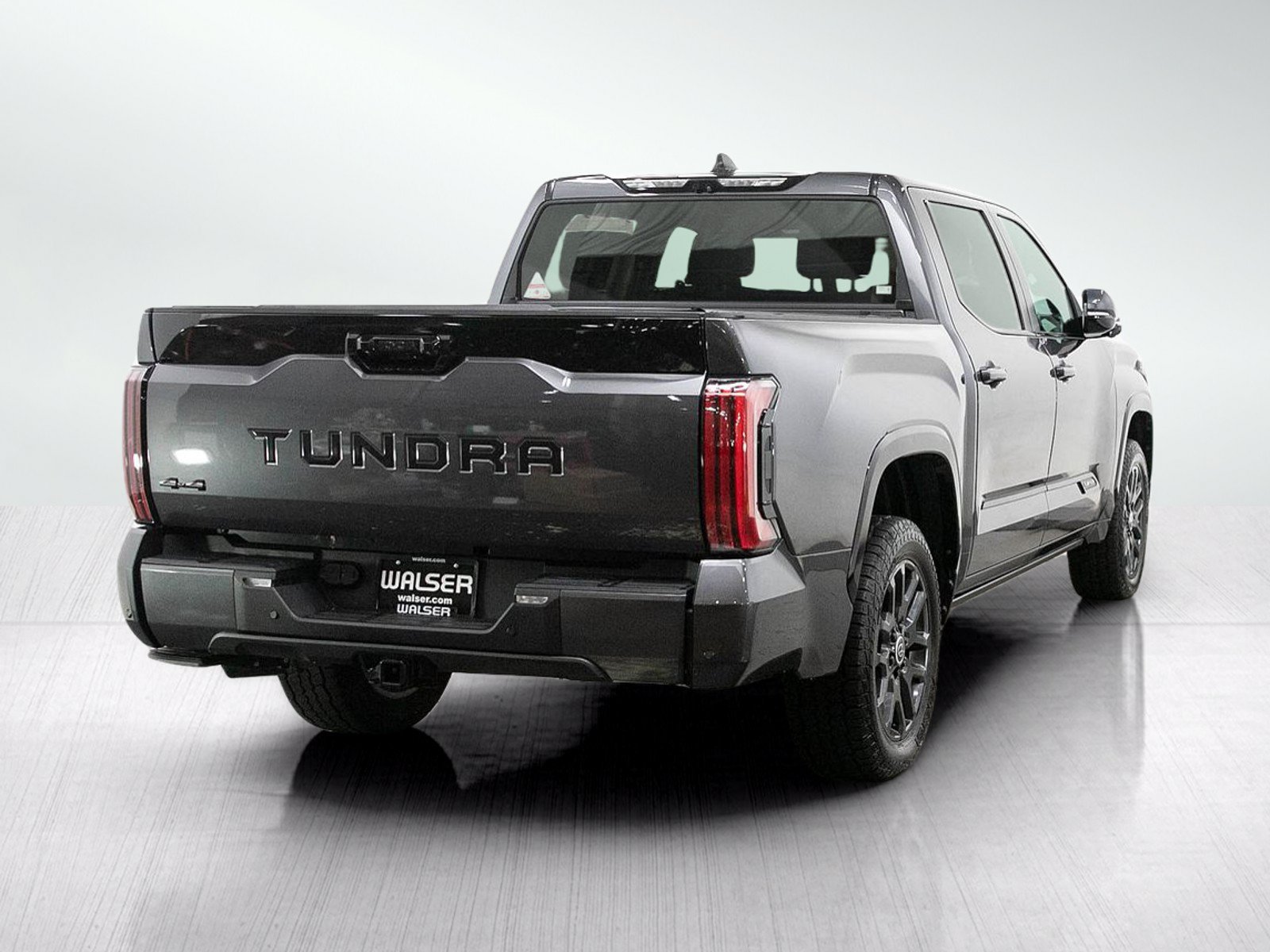 Used 2024 Toyota Tundra Platinum AWD/4WD image 5