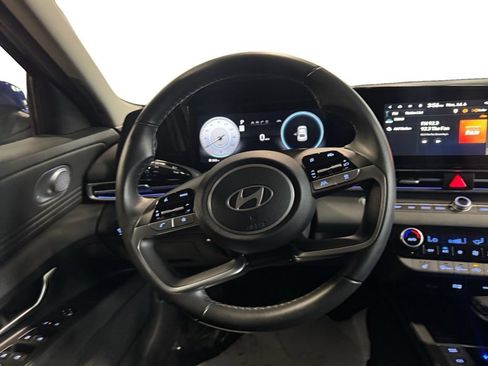 Used 2024 Hyundai Elantra SEL w/ Convenience Package FWD image 17