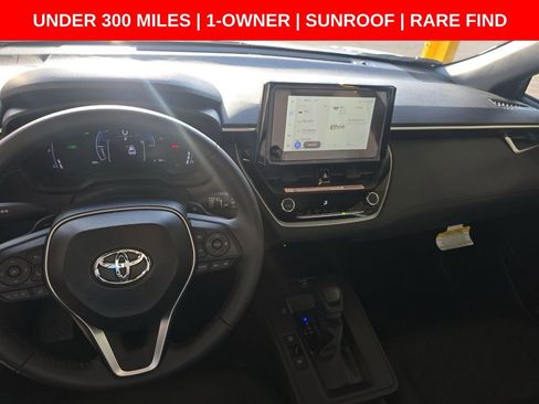 Used 2026 Toyota Corolla Cross AWD Hybrid w/ Moonroof Package image 19