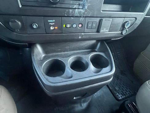 Used 2021 Chevrolet Express 3500 w/ Driver Convenience Package RWD image 20