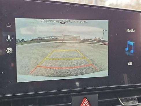 New 2025 Hyundai Elantra SEL image 15