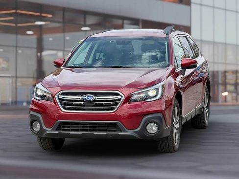 Used 2019 Subaru Outback 3.6R Limited w/ Popular Package #2 AWD/4WD image 3