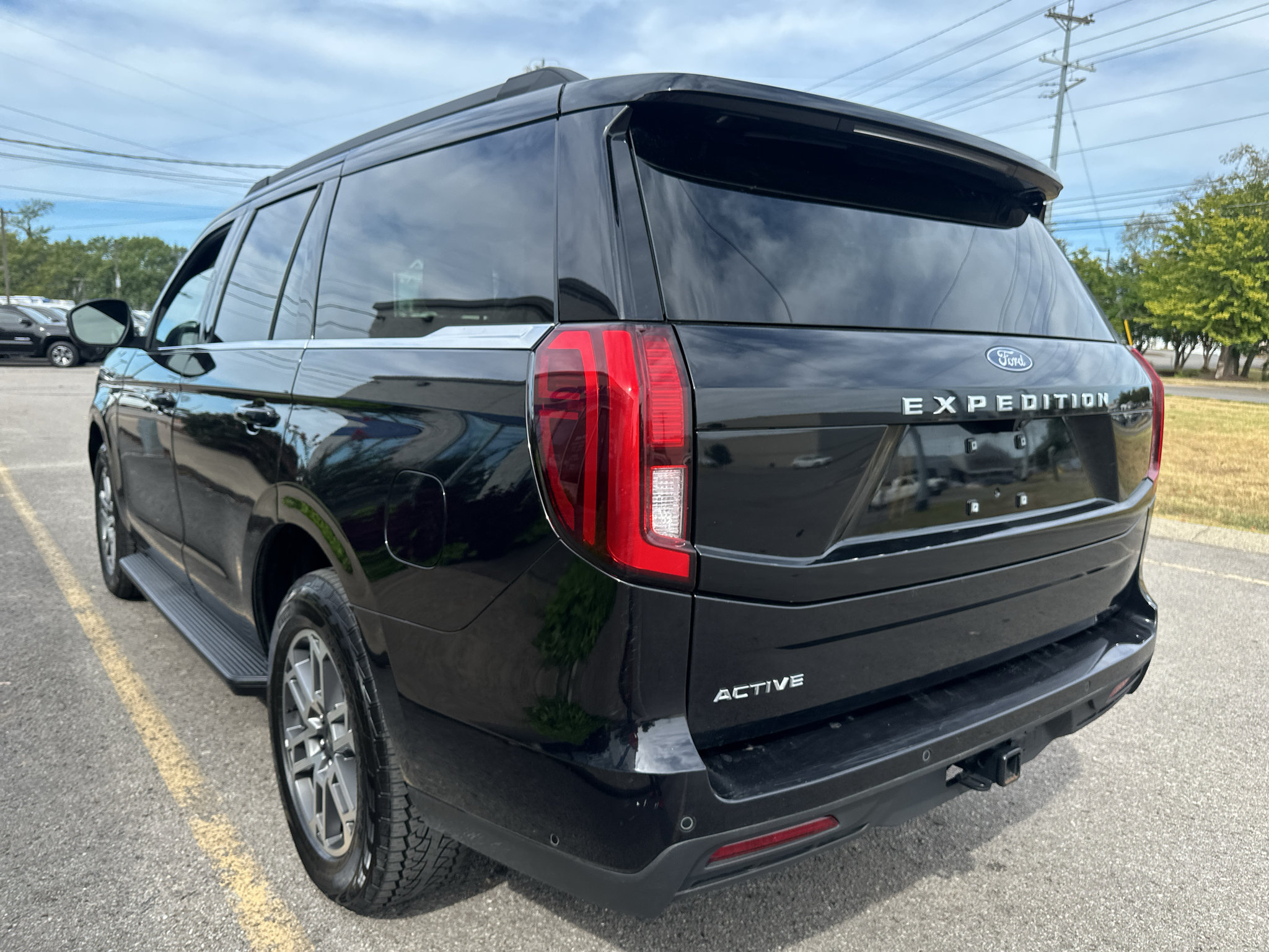 Used 2025 Ford Expedition Active AWD/4WD image 6