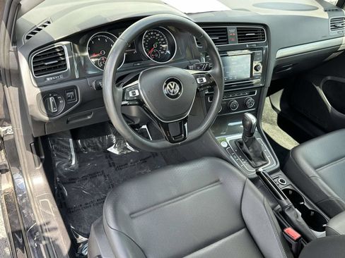 Used 2021 Volkswagen Golf 4-Door FWD image 9