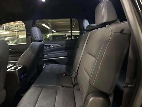 Used 2024 Chevrolet Traverse LT w/ Enhanced Driving Package AWD/4WD image 15