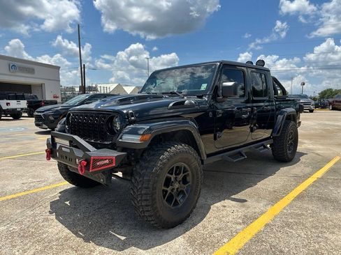 Used 2024 Jeep Gladiator Sport AWD/4WD image 1