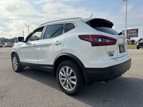 Used 2022 Nissan Rogue Sport SV FWD image 4