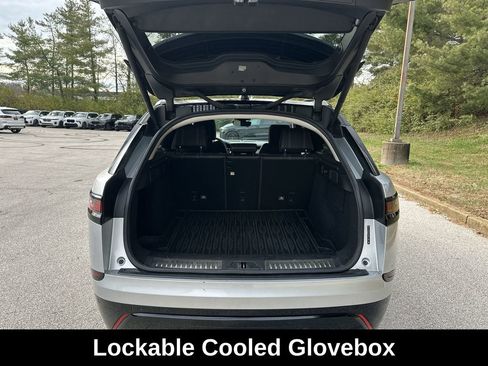 Used 2018 Land Rover Range Rover Velar R-Dynamic HSE image 28