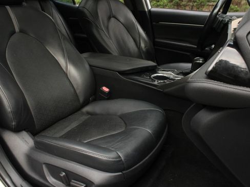 Used 2019 Toyota Camry XSE FWD image 27