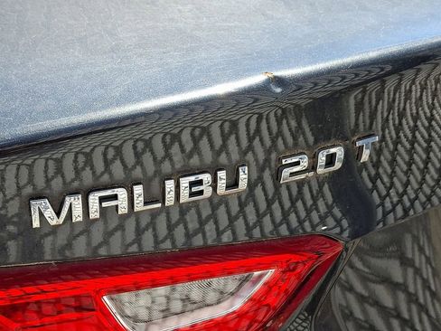 Used 2017 Chevrolet Malibu Premier w/ Driver Confidence Package FWD image 11