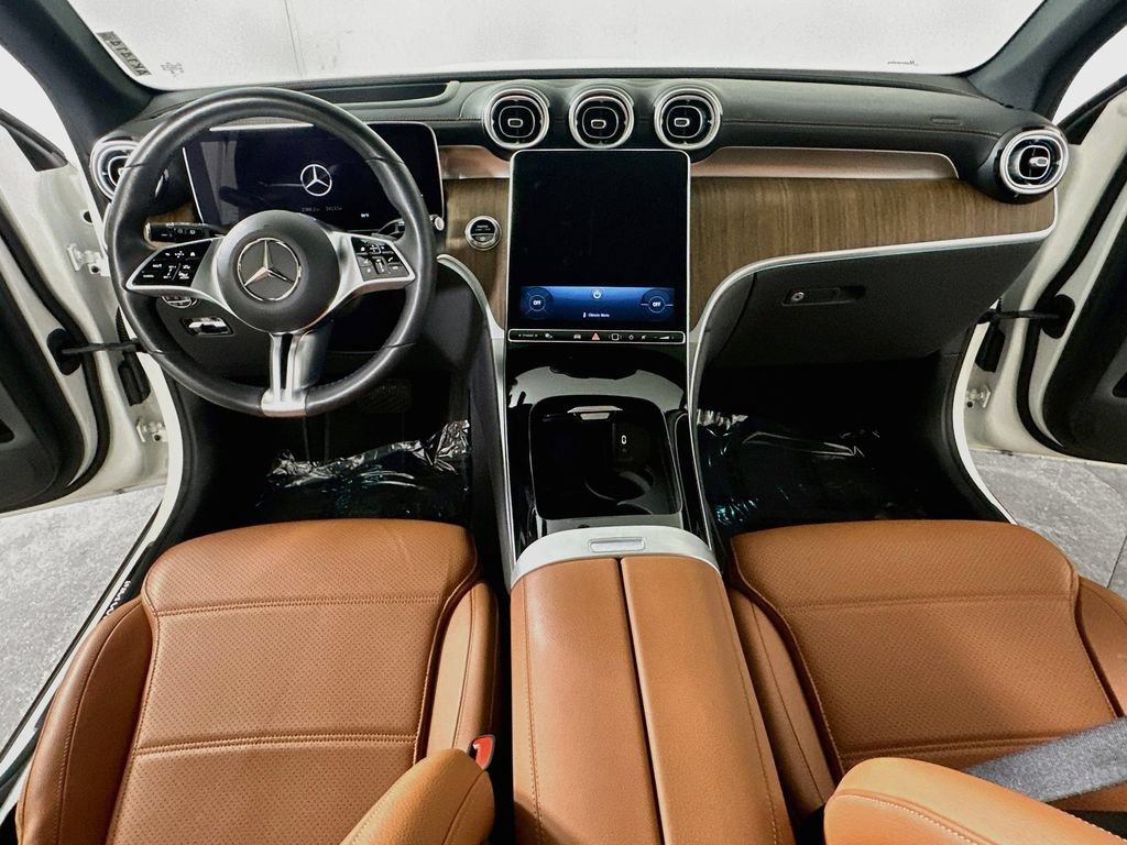Used 2023 Mercedes-Benz GLC 300 4MATIC w/ Pinnacle Trim Package image 18