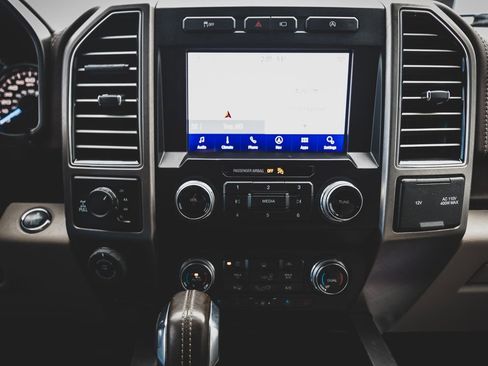 Used 2019 Ford F150 Limited w/ Trailer Tow Package image 5