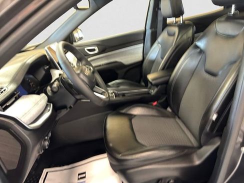 Used 2023 Jeep Compass Latitude w/ Sun and Sound Group AWD/4WD image 10