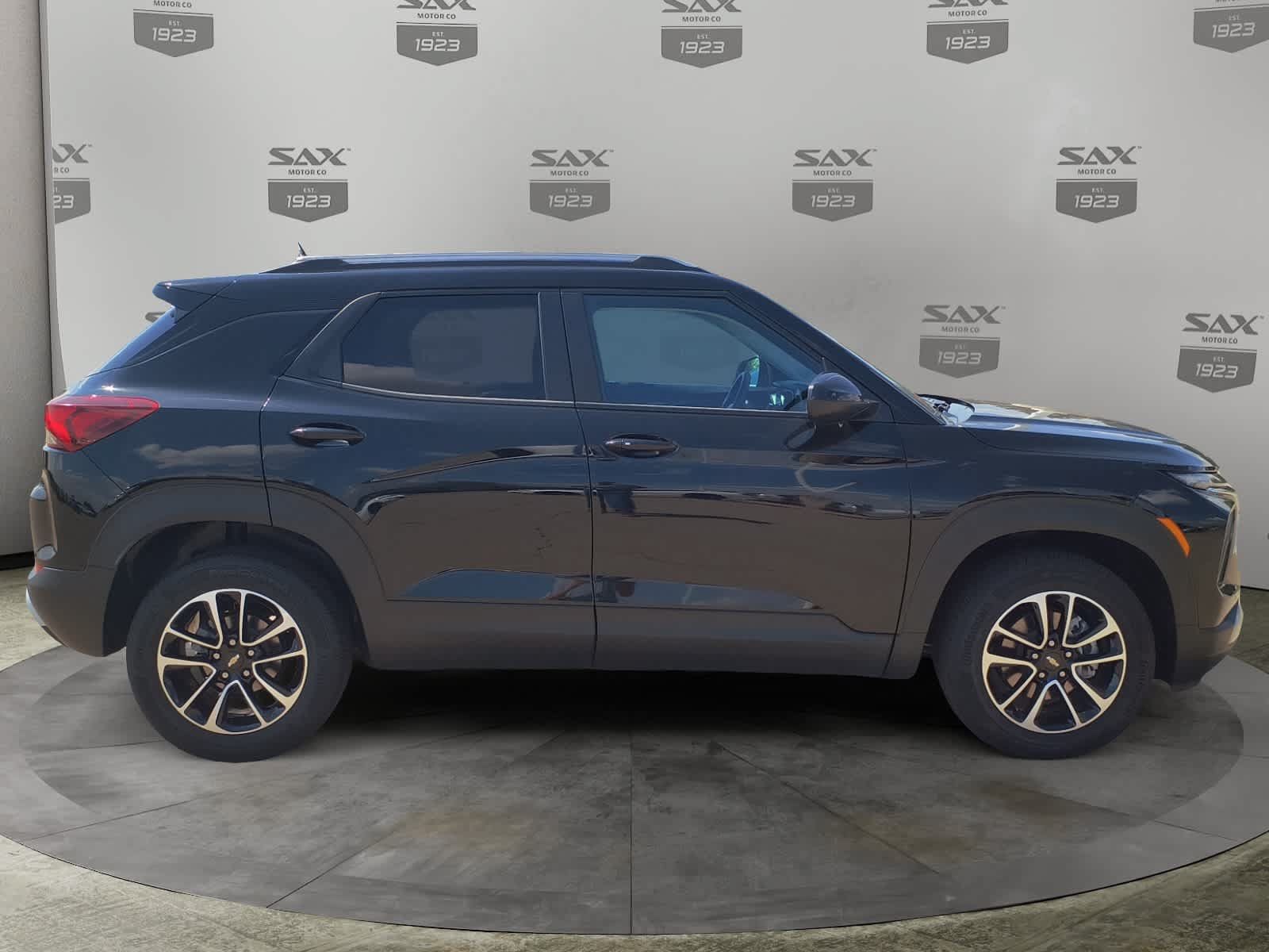 Used 2025 Chevrolet TrailBlazer LT w/ Driver Confidence Package AWD/4WD image 6