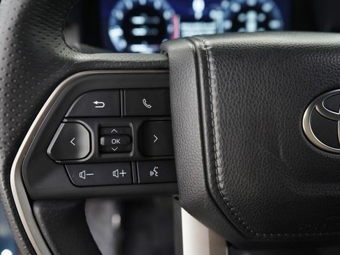 Used 2025 Toyota 4Runner TRD Off-Road image 25