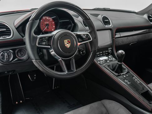 Used 2025 Porsche 718 Cayman GTS image 13