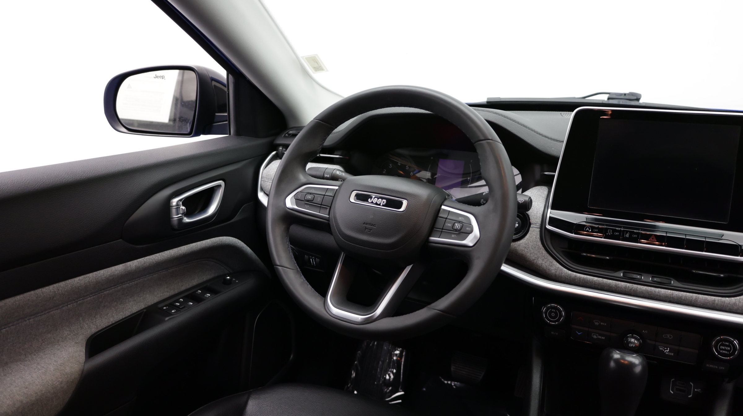 Used 2022 Jeep Compass Latitude AWD/4WD image 30