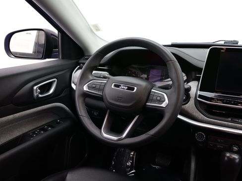 Used 2022 Jeep Compass Latitude AWD/4WD image 30